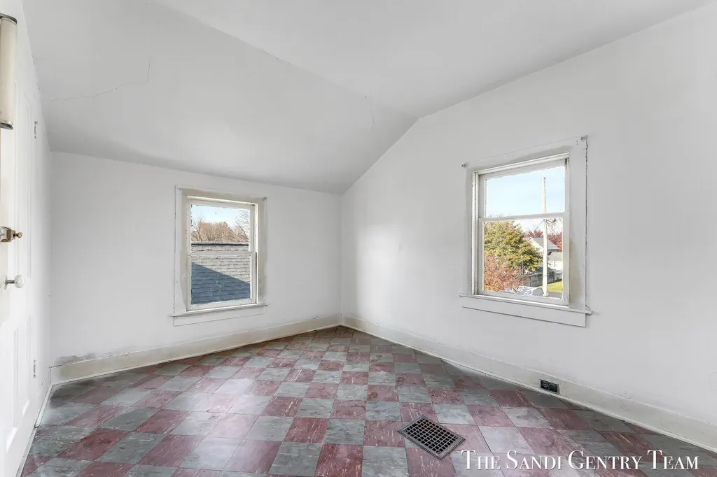 317 Elliott Avenue Grand Haven City MI 49417