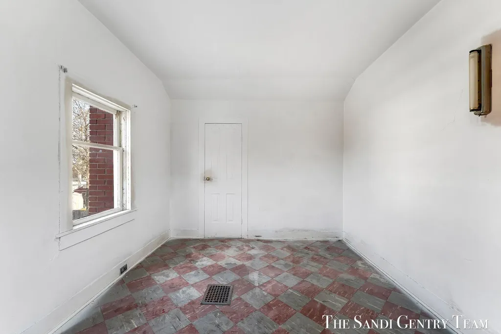 317 Elliott Avenue Grand Haven City MI 49417