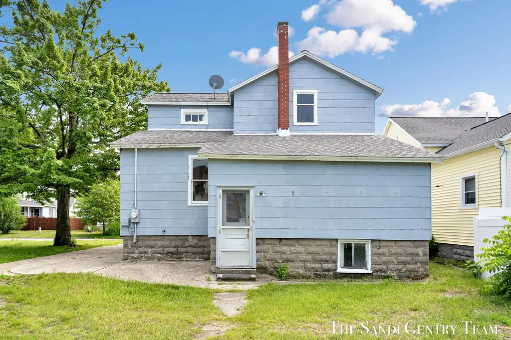 317 Elliott Avenue Grand Haven City MI 49417