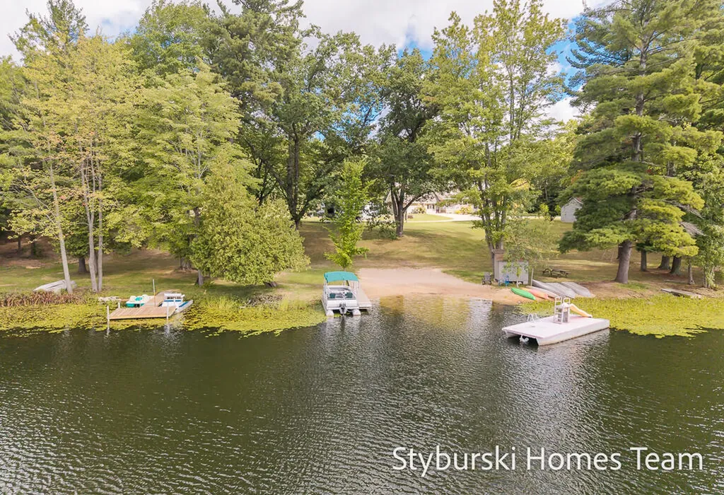 226 N 176th Avenue Leavitt Township MI 49459