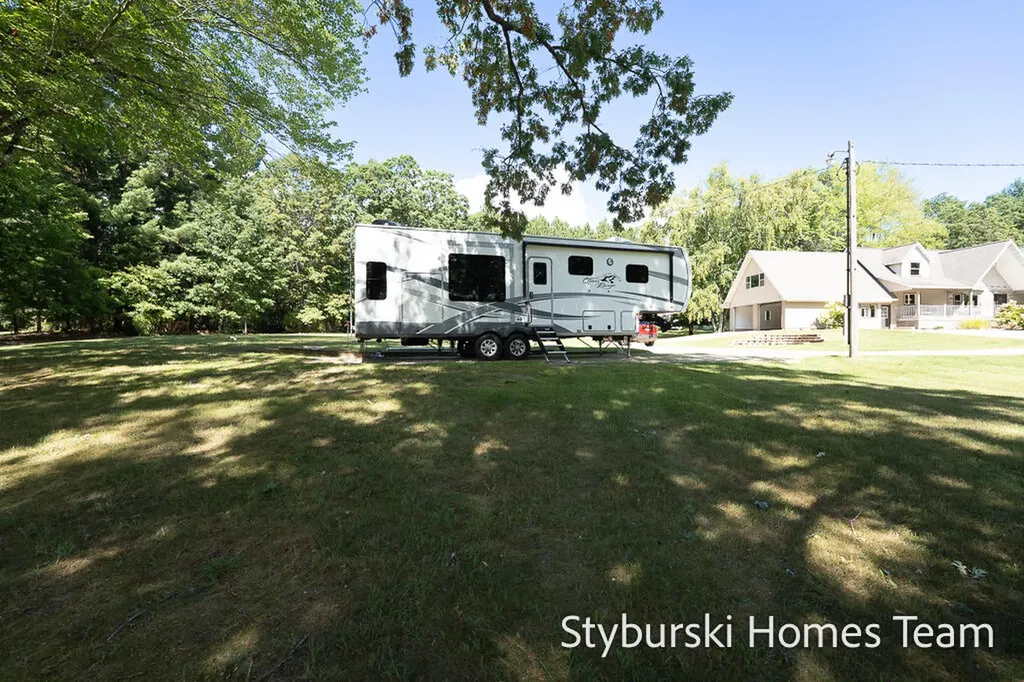 226 N 176th Avenue Leavitt Township MI 49459