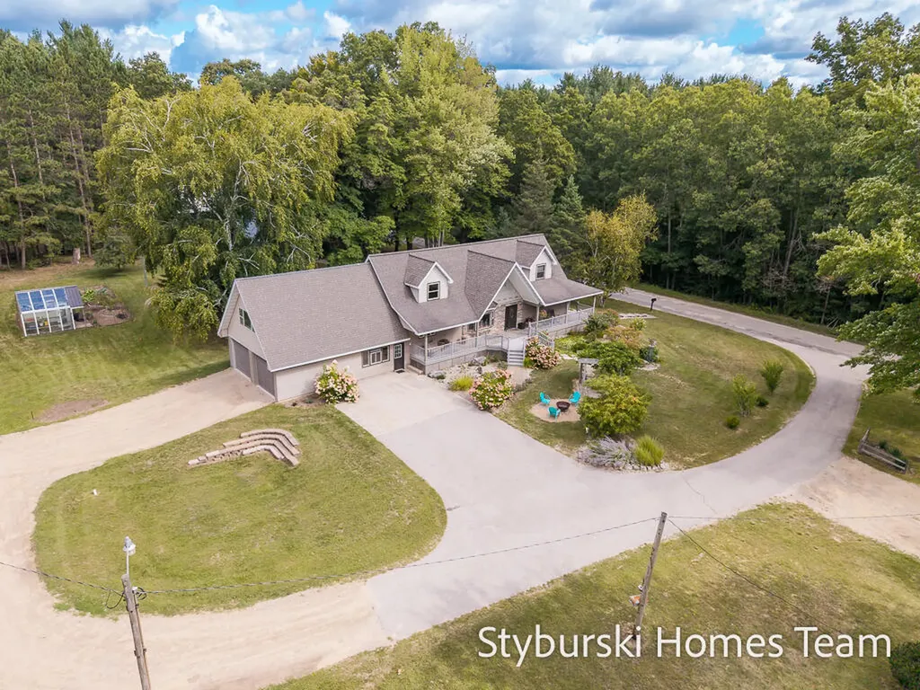 226 N 176th Avenue Leavitt Township MI 49459