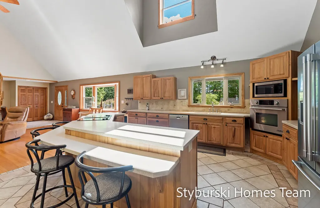 226 N 176th Avenue Leavitt Township MI 49459