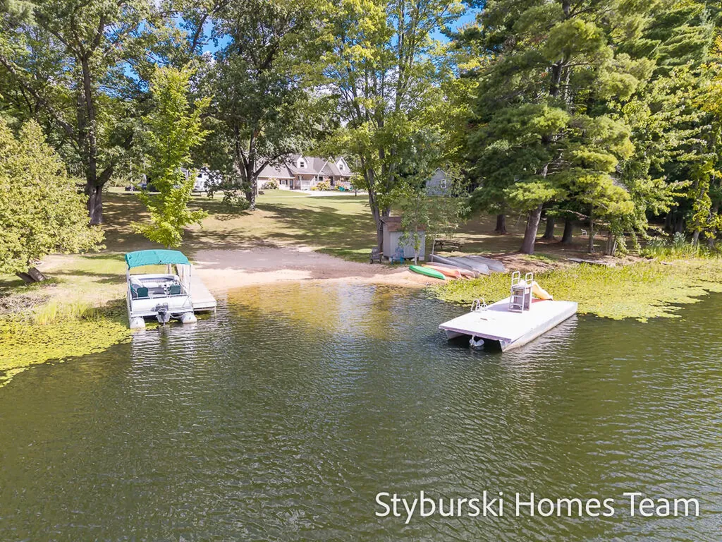 226 N 176th Avenue Leavitt Township MI 49459