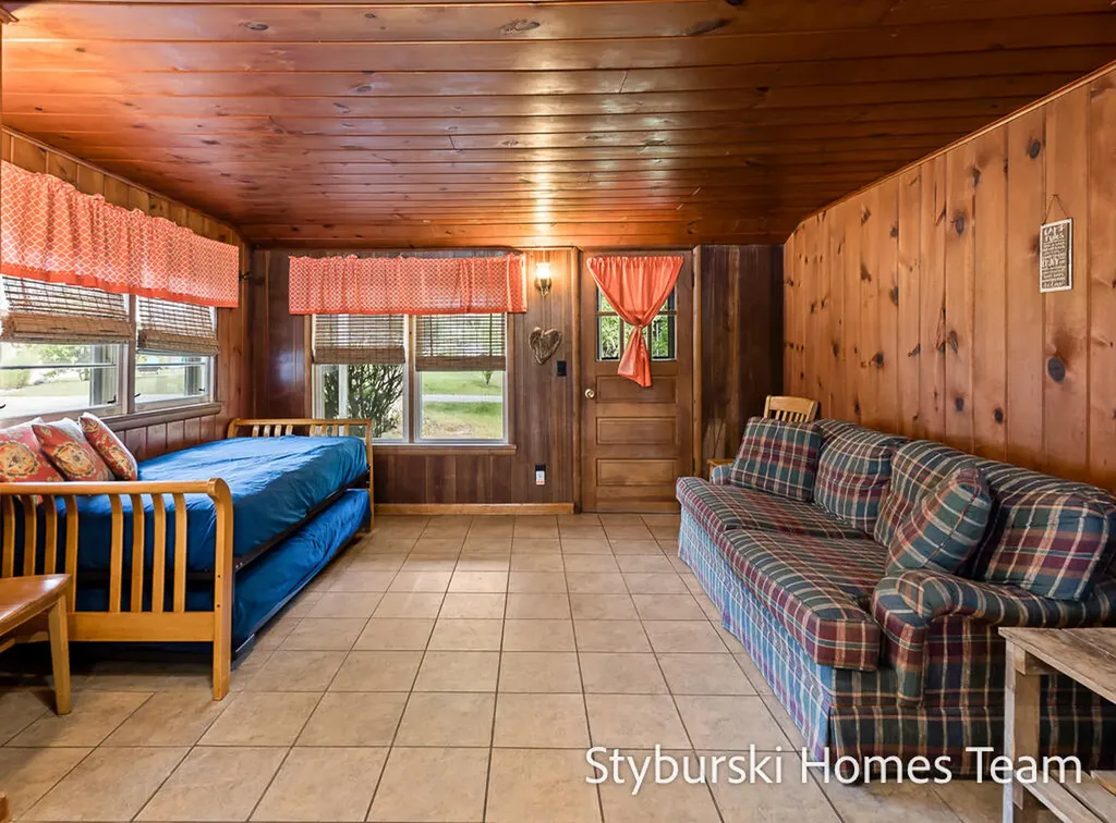 226 N 176th Avenue Leavitt Township MI 49459