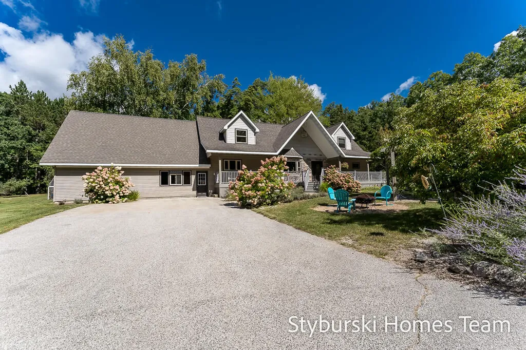 226 N 176th Avenue Leavitt Township MI 49459