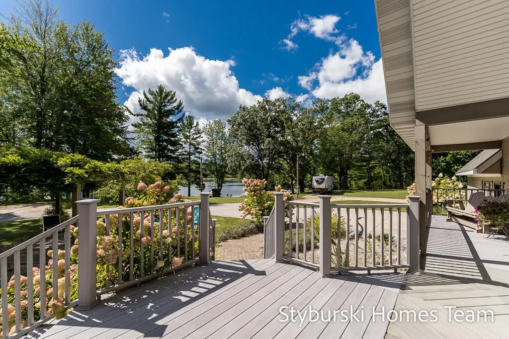 226 N 176th Avenue Leavitt Township MI 49459