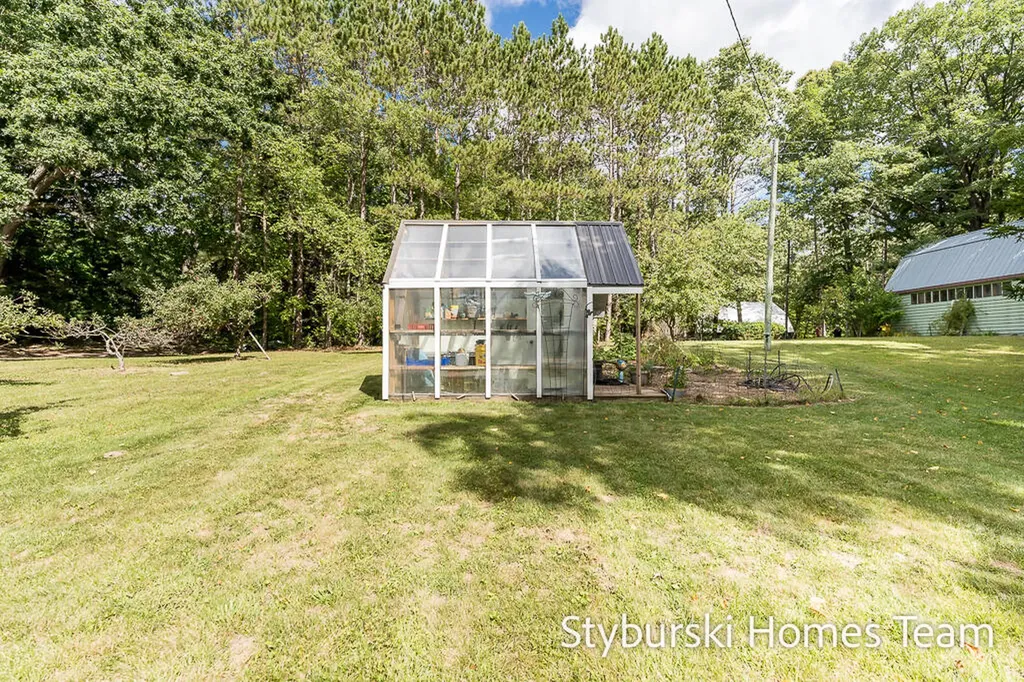 226 N 176th Avenue Leavitt Township MI 49459