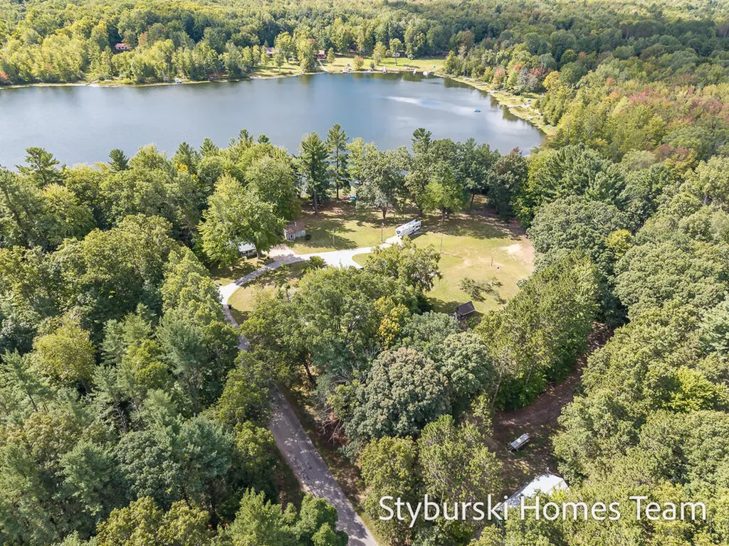 226 N 176th Avenue Leavitt Township MI 49459