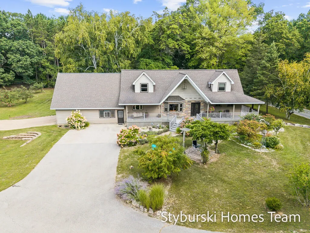226 N 176th Avenue Leavitt Township MI 49459