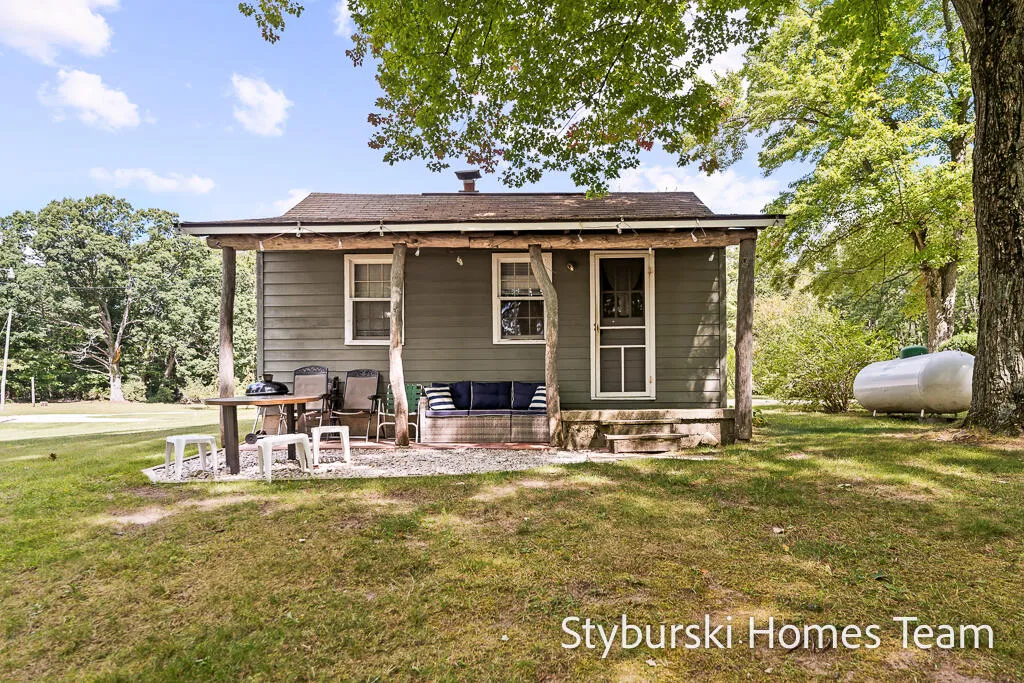 226 N 176th Avenue Leavitt Township MI 49459