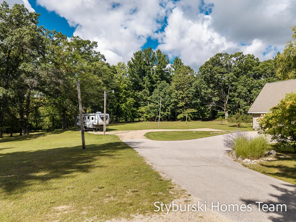226 N 176th Avenue Leavitt Township MI 49459