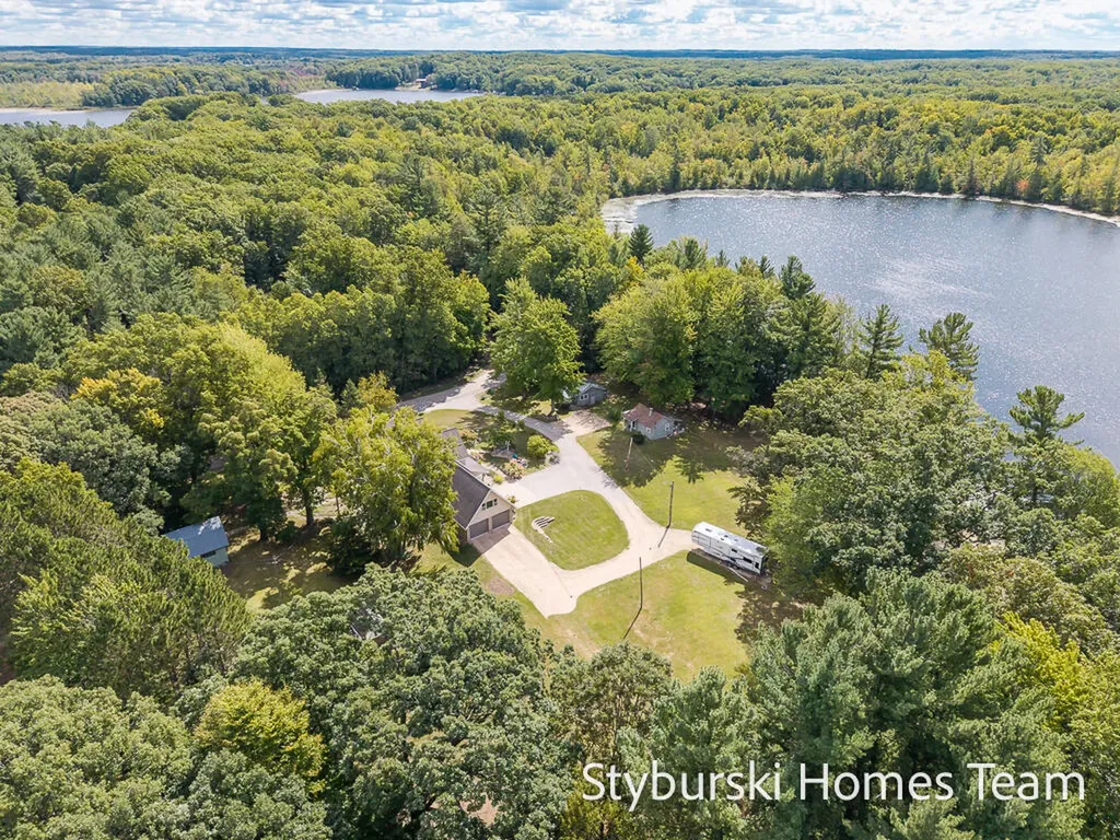 226 N 176th Avenue Leavitt Township MI 49459