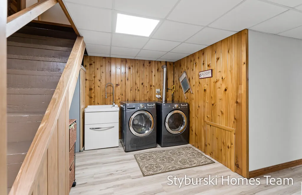 226 N 176th Avenue Leavitt Township MI 49459
