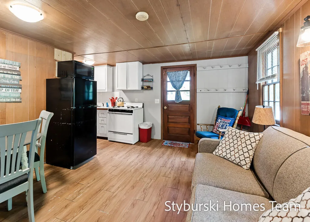 226 N 176th Avenue Leavitt Township MI 49459