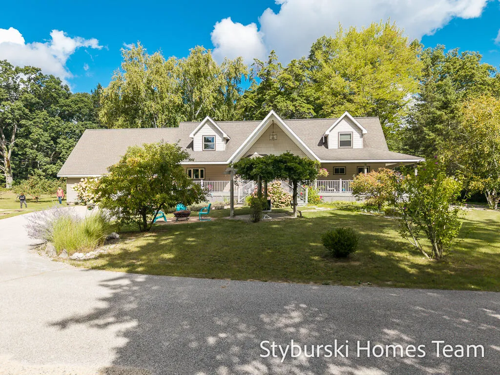 226 N 176th Avenue Leavitt Township MI 49459