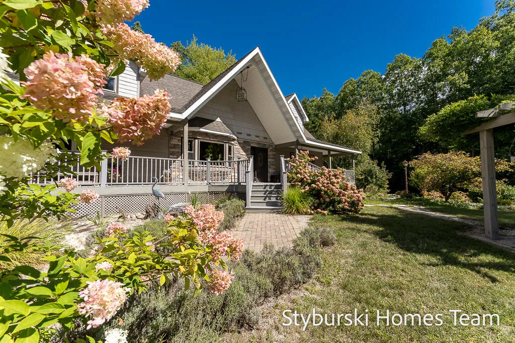 226 N 176th Avenue Leavitt Township MI 49459