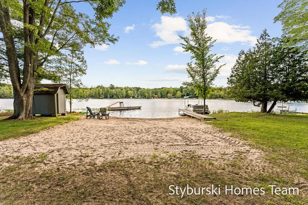 226 N 176th Avenue Leavitt Township MI 49459