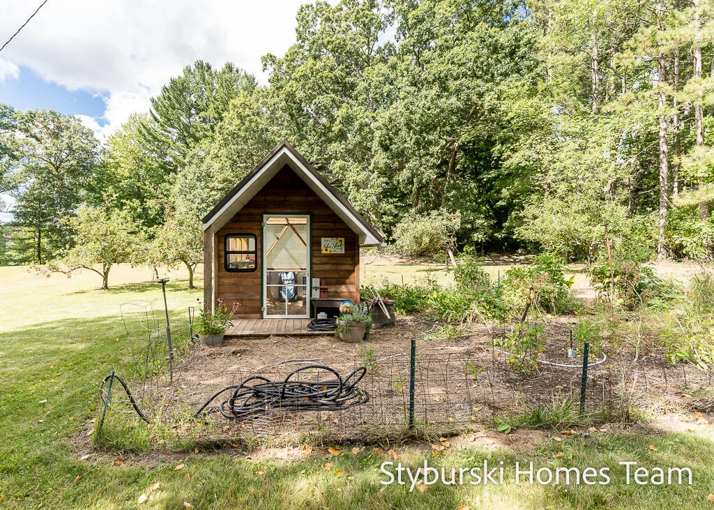 226 N 176th Avenue Leavitt Township MI 49459
