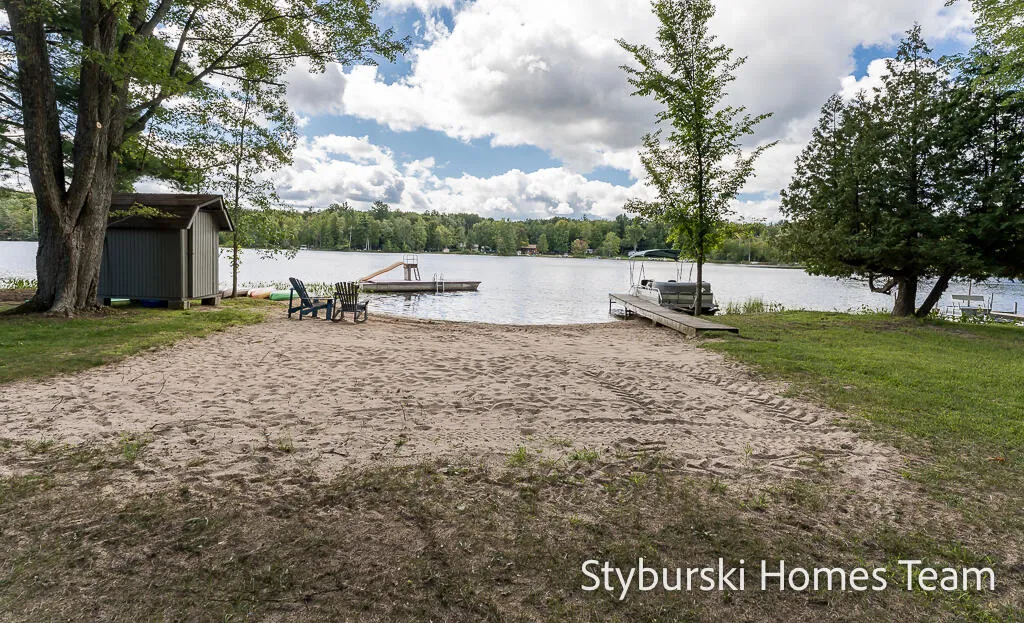 226 N 176th Avenue Leavitt Township MI 49459