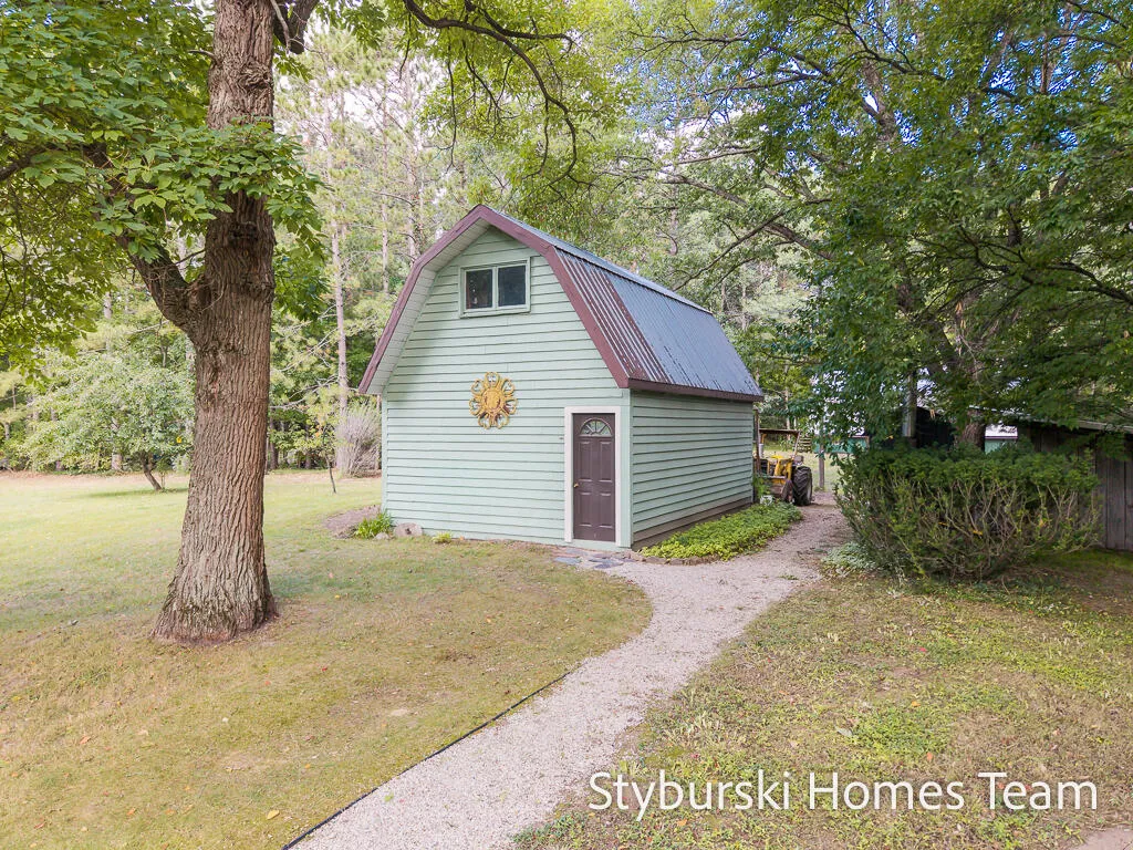 226 N 176th Avenue Leavitt Township MI 49459