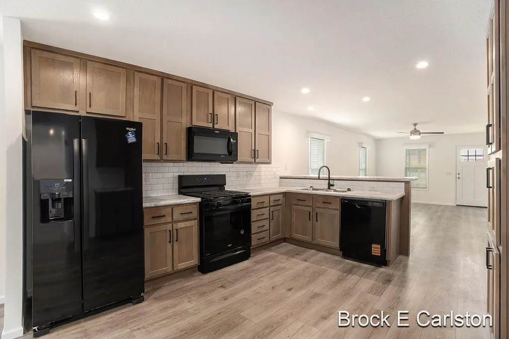 1283 E Ellis Road Norton Shores City MI 49441