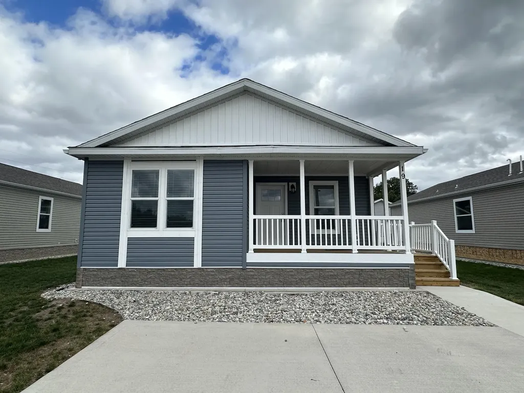 1283 E Ellis Road Norton Shores City MI 49441