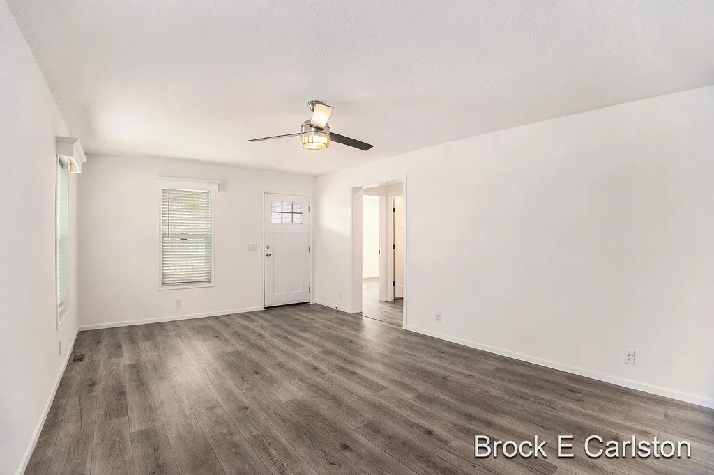 1283 E Ellis Road Norton Shores City MI 49441