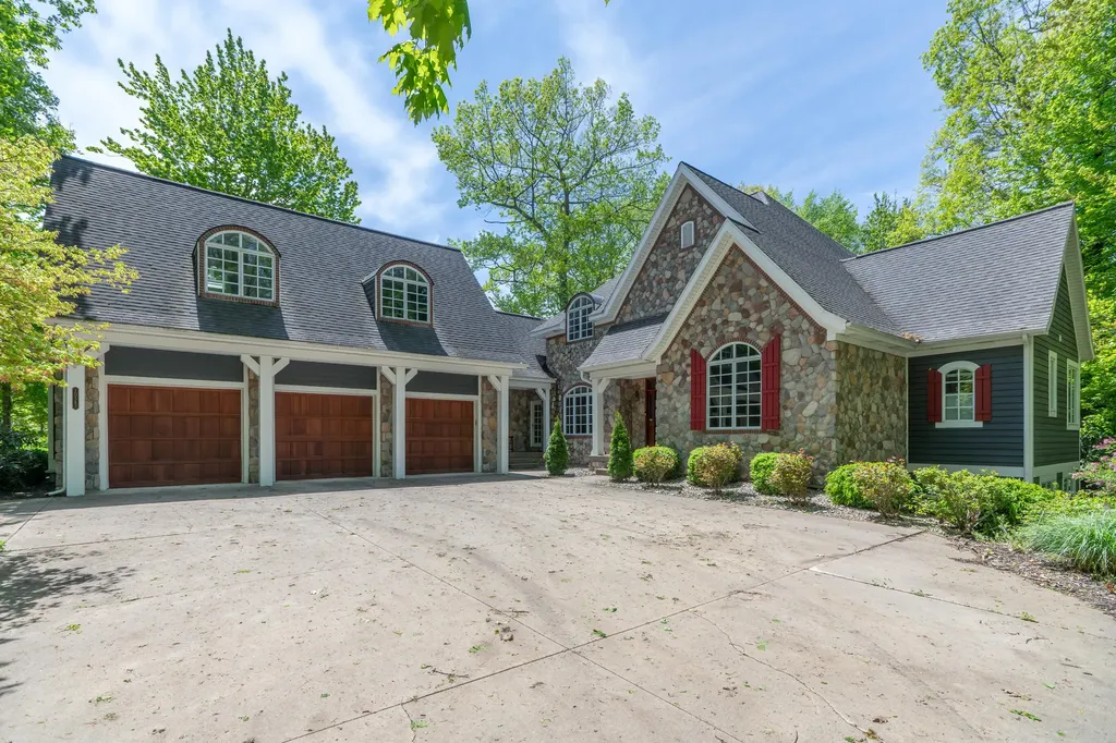 10543 Lakeshore Drive Grand Haven Charter Township MI 49460
