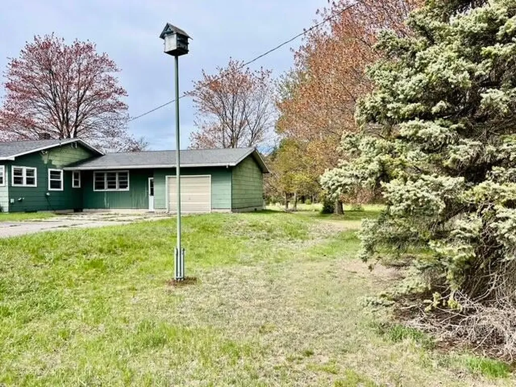 4895 Harvey Street Norton Shores City MI 49444