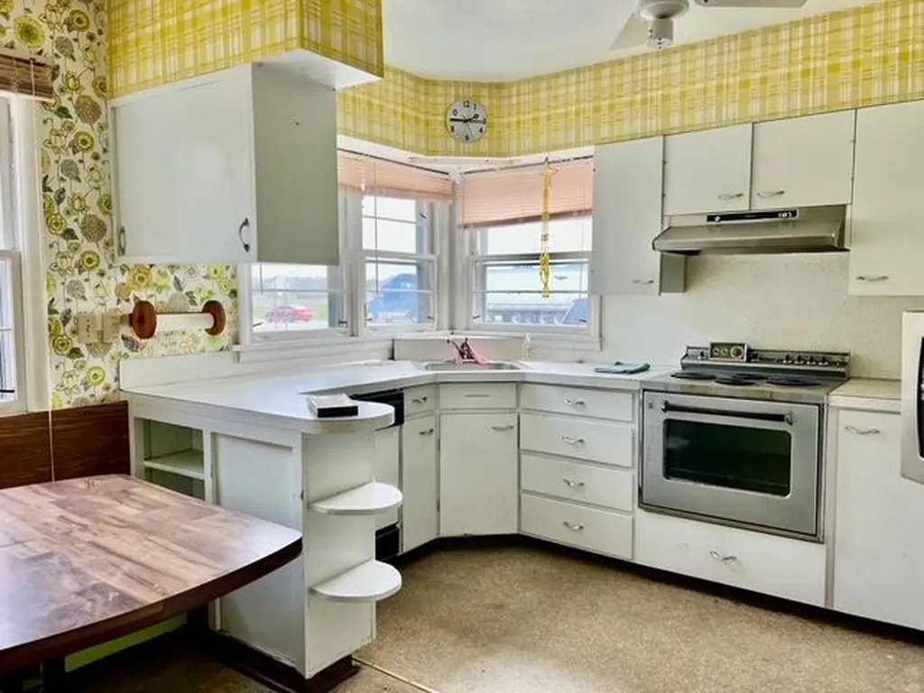 4895 Harvey Street Norton Shores City MI 49444