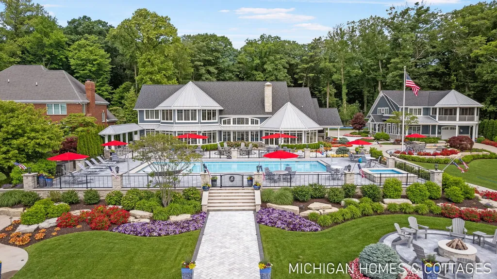 229 Norwood Avenue Park Township MI 49424