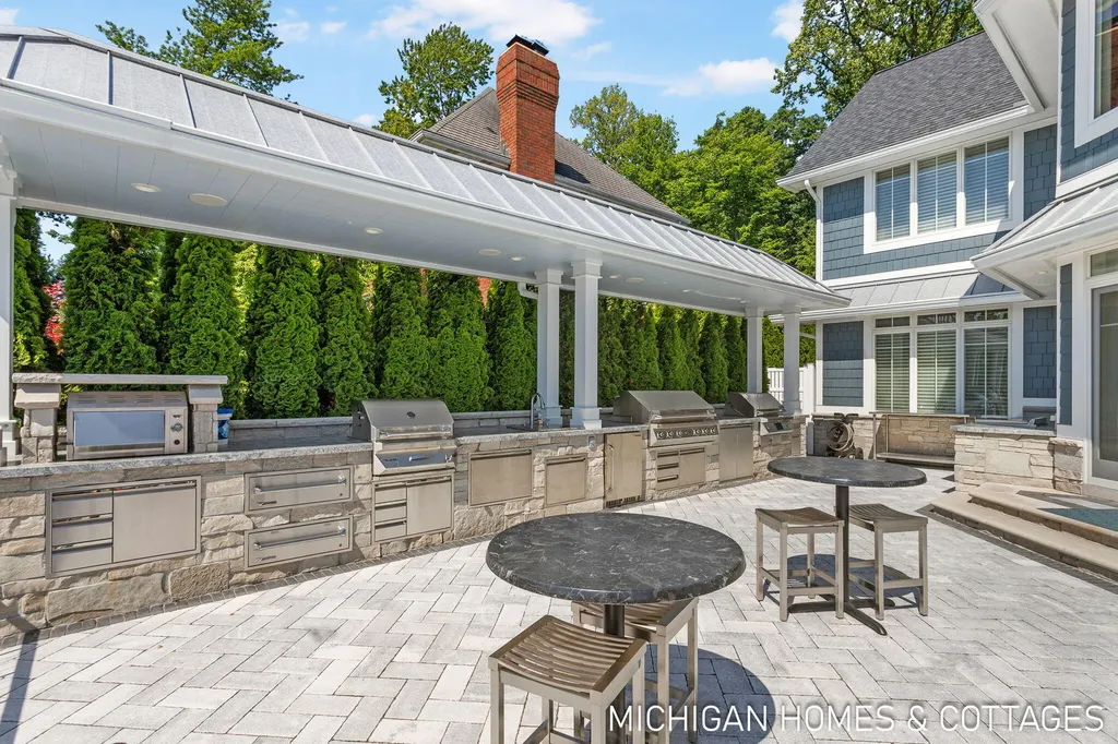 229 Norwood Avenue Park Township MI 49424