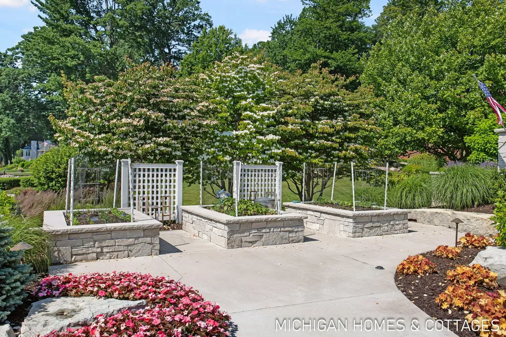 229 Norwood Avenue Park Township MI 49424