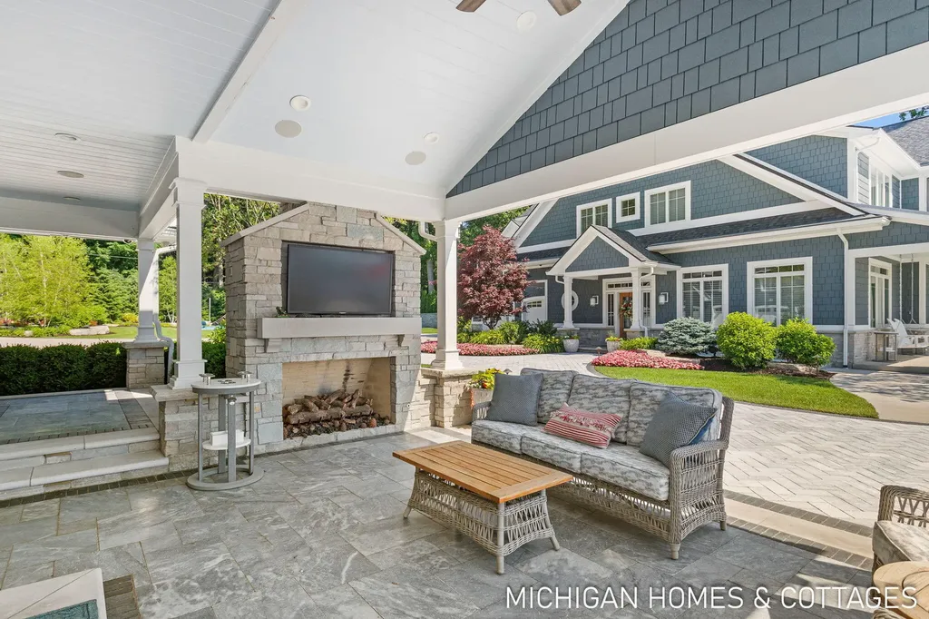 229 Norwood Avenue Park Township MI 49424