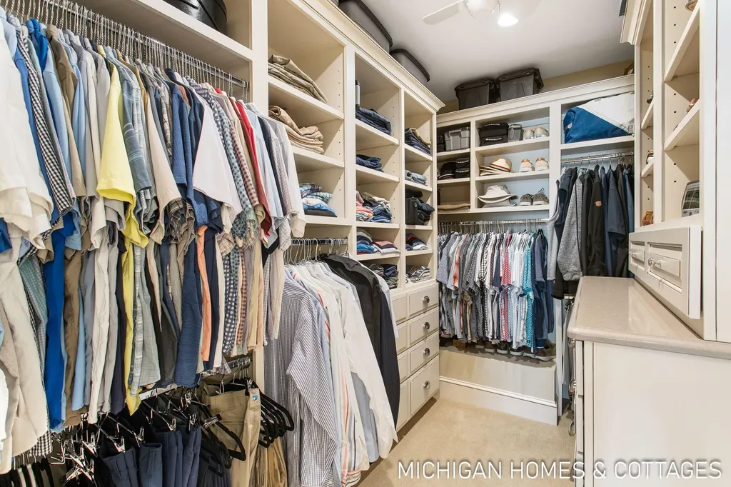 229 Norwood Avenue Park Township MI 49424