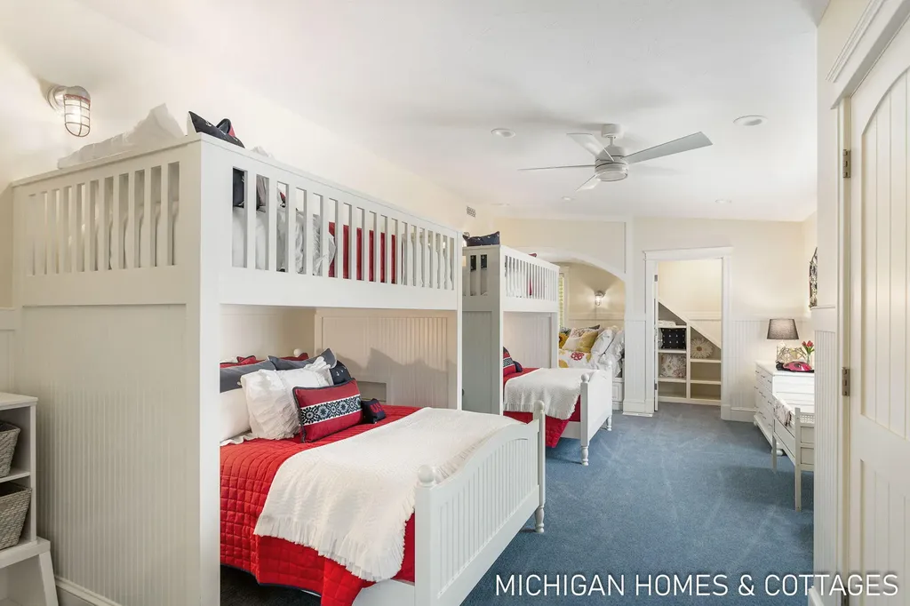 229 Norwood Avenue Park Township MI 49424