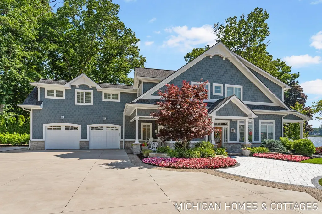 229 Norwood Avenue Park Township MI 49424