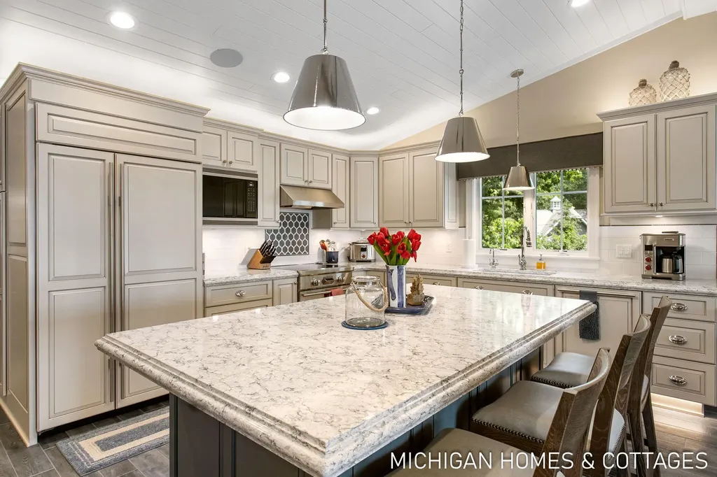 229 Norwood Avenue Park Township MI 49424