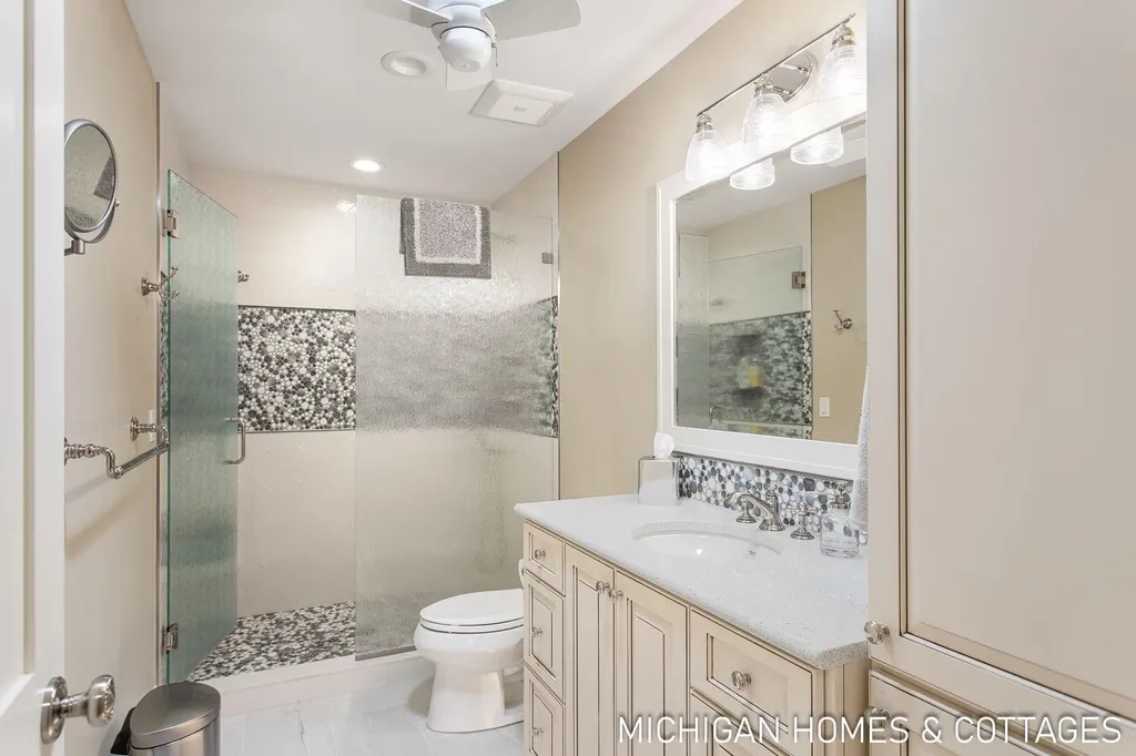 229 Norwood Avenue Park Township MI 49424