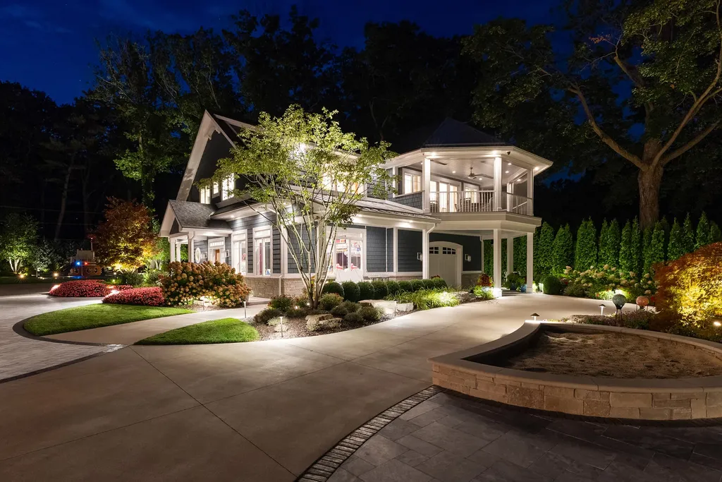 229 Norwood Avenue Park Township MI 49424