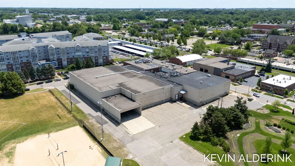 147 E 6th Street Holland City MI 49423