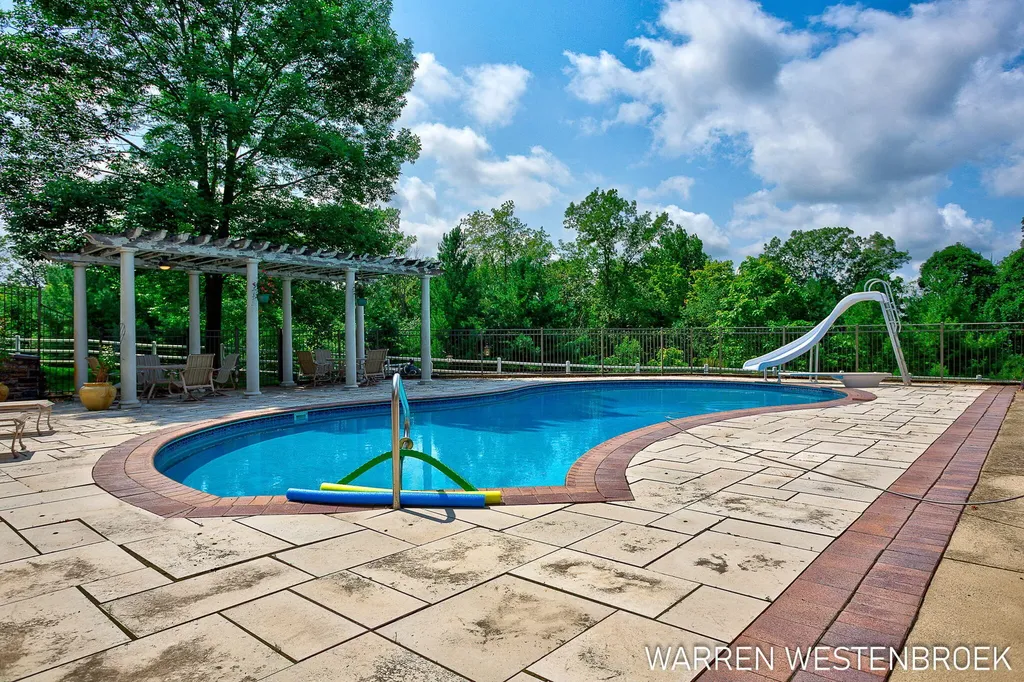 3550 64th Avenue Zeeland Charter Township MI 49464