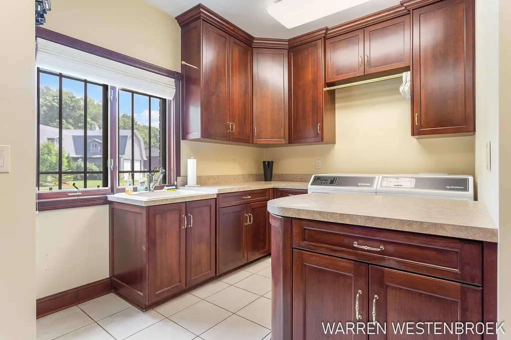 3550 64th Avenue Zeeland Charter Township MI 49464