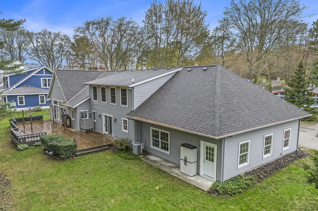 17226 South Street Park Township MI 49424