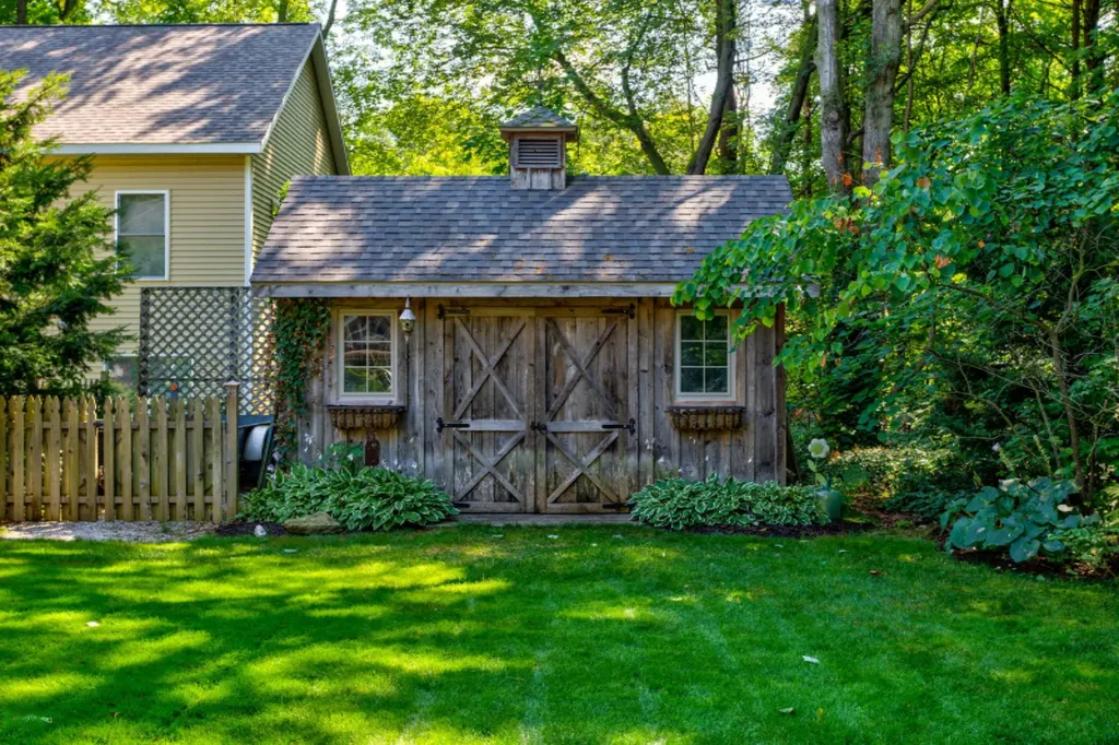 17226 South Street Park Township MI 49424