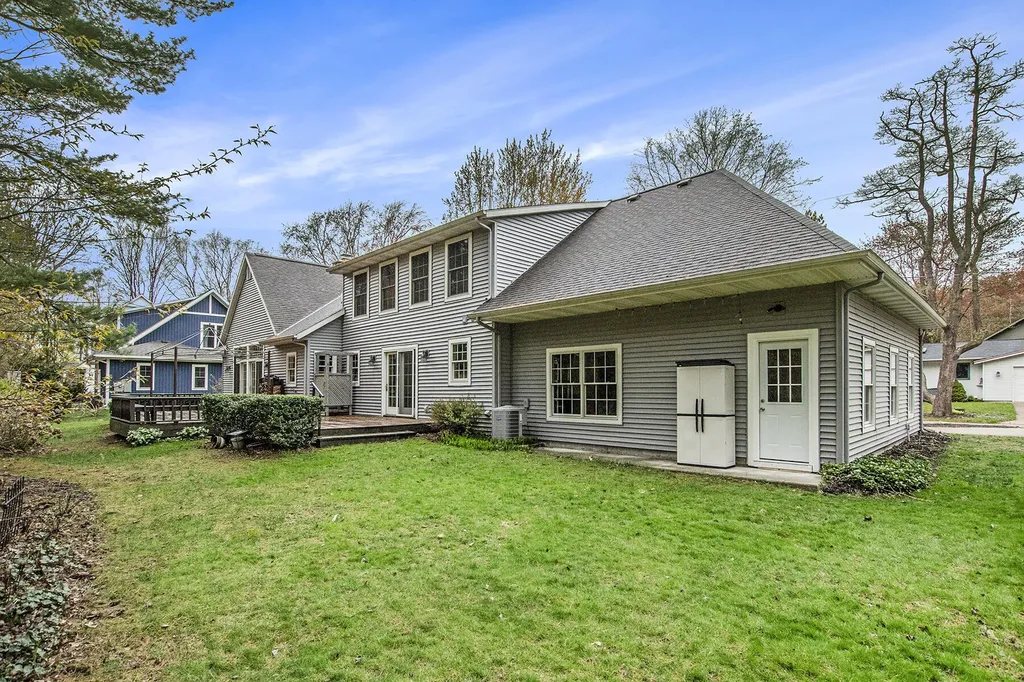 17226 South Street Park Township MI 49424