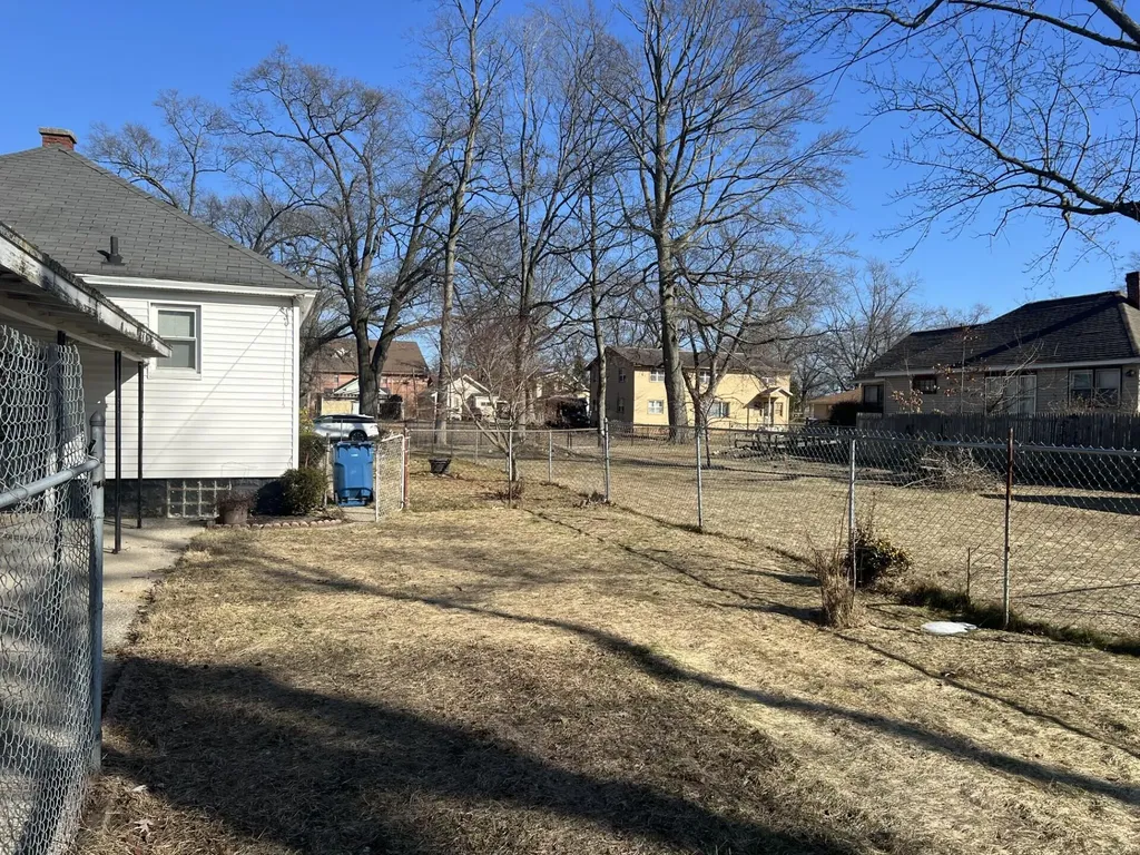 2525 & 2529 Riordan Street Muskegon Heights City MI 49444