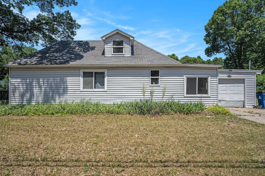 2982 Mcdermott Street Norton Shores City MI 49444