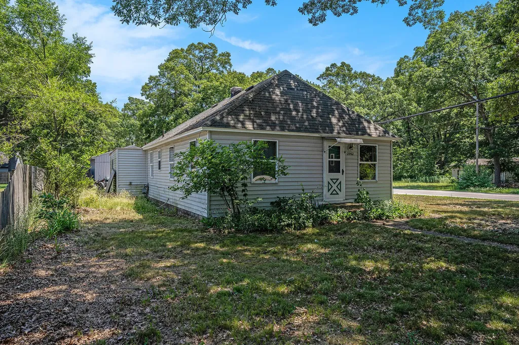 2982 Mcdermott Street Norton Shores City MI 49444